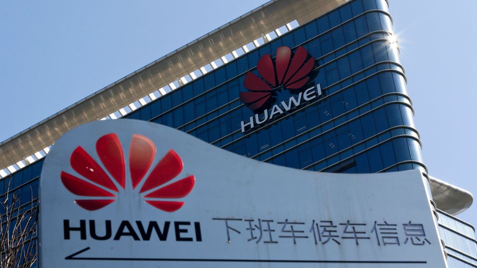 Mobiloperatørens organisasjon GSMA foreslår et test- og sertifiseringsregime for å sikre integriteten til europeiske mobilnett, uavhengig av hvem som er leverandør. Bak ligger selvsagt USAs press for å få sine allierte til å kutte ut Huawei-utstyr i nettverkene, her illustrert ved Huawei-kontoret i Dongguan.