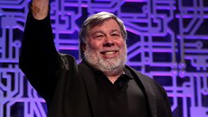 Steve_Wozniak_by_Gage_Skidmore_2.300x169