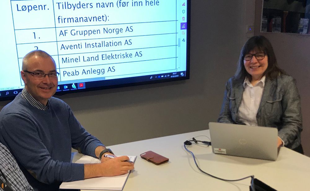 Prosjektleder Rune Smidesang og kvalitetsansvarlig Nina Kanne Stenumgård i Statens vegvesen.