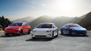 tesla-family-model-3-s-x.300x169.jpg