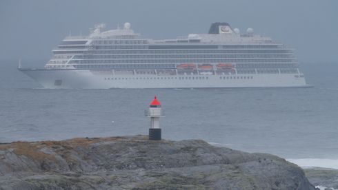 Cruiseskipet kjører for egen maskin mot Molde – 479 er evakuert