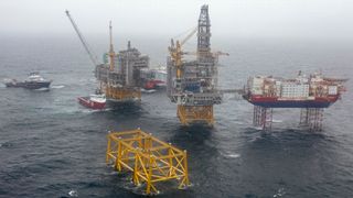 Norsk industri produserer mer - særlig skip og oljeplattformer