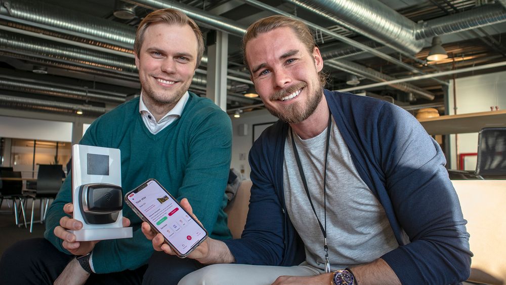 Gründere: Anders Løseth (t.v.) , COO og Alexander Richter, CEO, bygger appen alle verdens hoteller trenger. Med den kan de bruke mobilen som nøkkelkort.