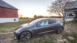 Tesla Model 3.