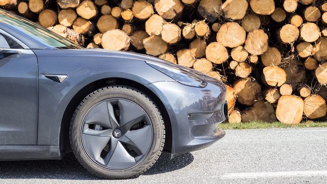 Tesla Model 3.
