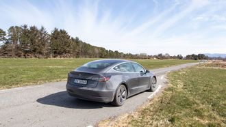 Tesla Model 3.