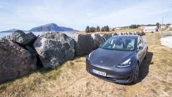 Tesla Model 3.