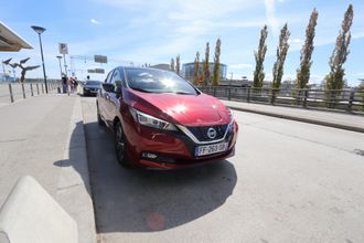 Nissan Leaf med 62 kWh batteri på Gardermoen.