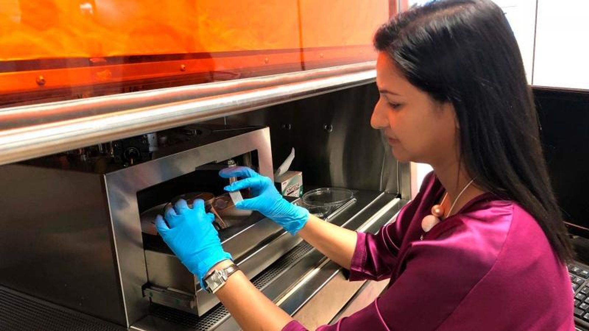 Shweta Agarwala er lektor ved Institut for Ingeniørvidenskab på Aarhus Universitet, og jobber med å kombinere elektronikk og biologi innen det eksperimenterende forskningsfeltet bioelektronikk.