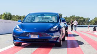 Tesla Model 3.
