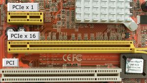 PCI_und_PCIe_Slots.300x169.jpg