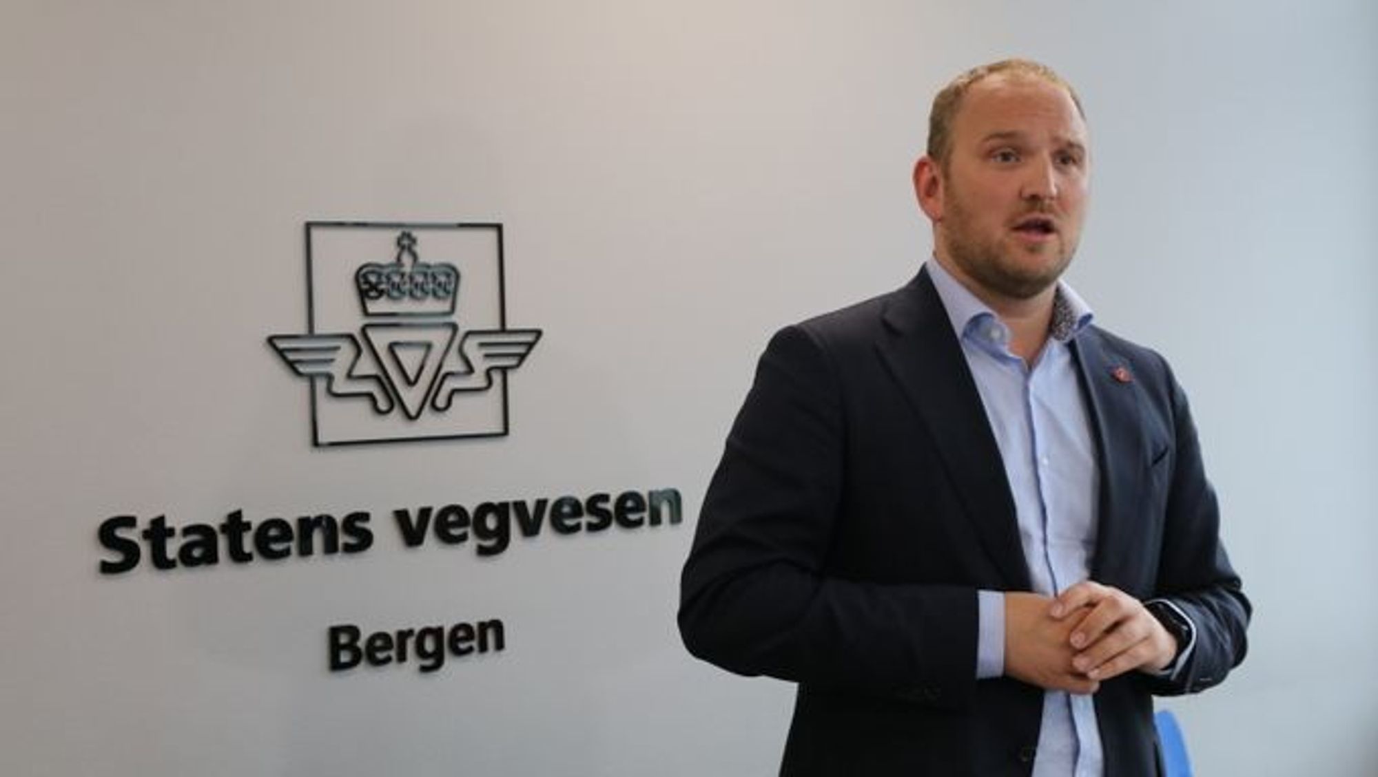 Samferdselsminister Jon Georg Dale var i Bergen for å fortelle hvor de nye divisjonene for Statens vegvesen skal plasseres i framtida.