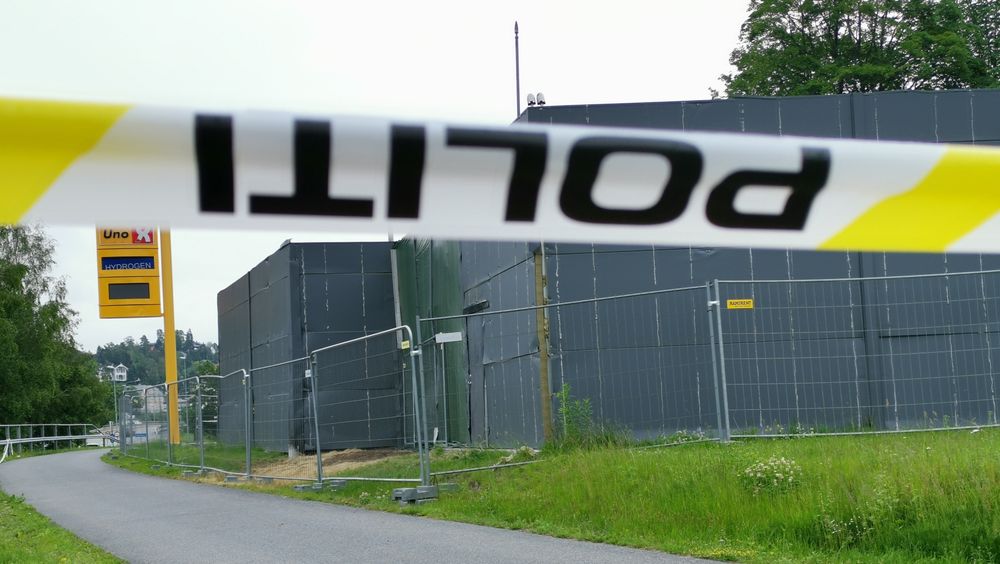 Mandag ettermiddag 10. juni førte en hydrogenlekkasje til eksplosjon i Uno-X-stasjonen i Sandvika.