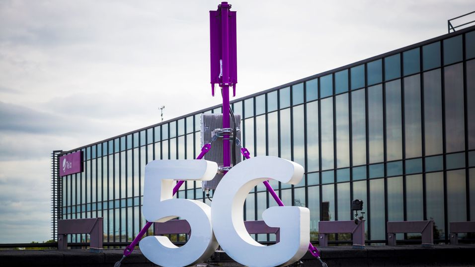 Neste runde med tildeling av frekvenser til 5G er utsatt rundt ett år. Frekvensene er uansett ikke klare for bruk før 2023. Illustrasjonsbildet her er av Telia Danmarks første 5G-antenne. Selskapet har startet sine 5G-tester i 3,5 GHz-båndet, sammen med utstyrleverandøren Nokia. Dette er samme frekvensbånd som planlegges auksjonert ut i 2021 i Norge.