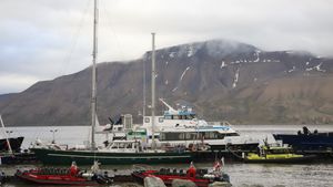 Svalbard_smabahavn_Longyearbyen.300x169.