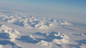 Svalbard%20%28fra%20lufta%29.300x169.jpg