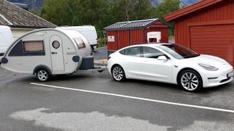 Tesla Model 3.
