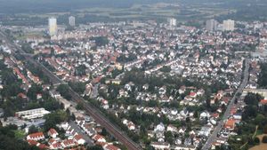 Langen_%28Hessen%29_Aerial_fg118.300x169