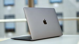 MacBookAir%201.300x169.jpg