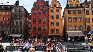 1600px-Stortorget_square_architecture%2C