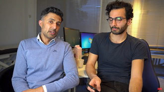 Legene Kaveh Rashidi og Wasim Zahid.