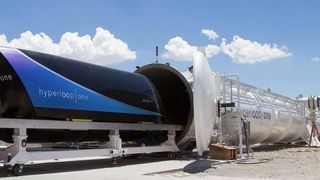 Saudi-Arabia bygger hyperloop: Her skal du kunne kjøre i 1200 km/t