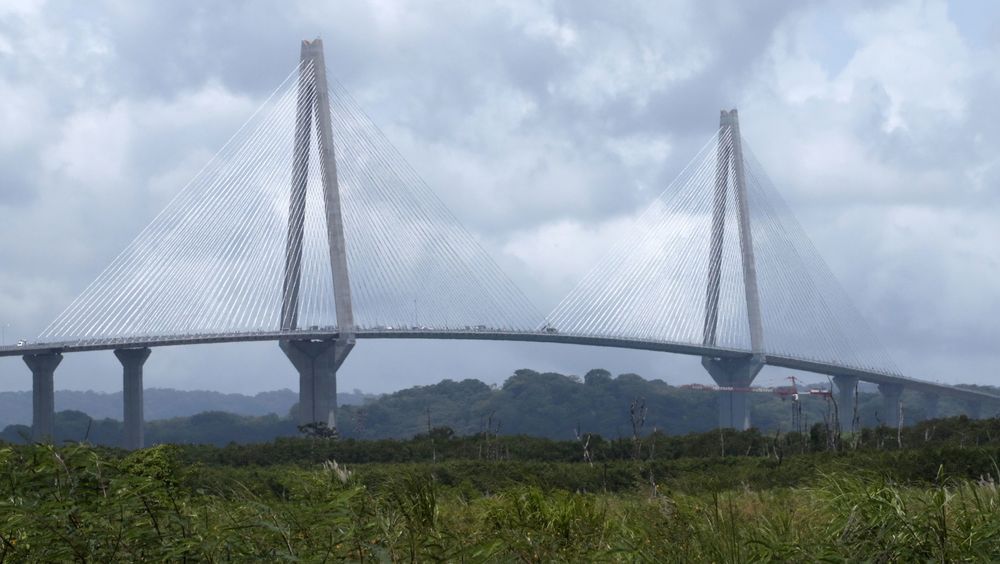 2. august ble Atlantic Bridge over Panamakanalen åpnet.