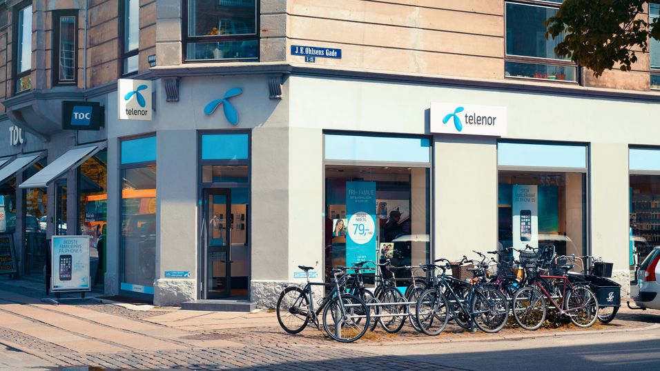 Det undersøkes nå om flere Telenor-butikker kan ha vært involvert i svindel på Sjælland i Danmark.