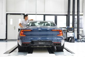 De første kundene vil få sin Polestar 1 før nyttår, ifølge fabrikken.