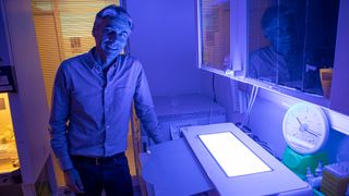 Selskapet bruker lys i behandling av kreft: Kan gjøre cellegift opptil 50 ganger mer effektivt