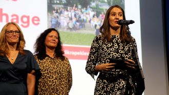 Utmerkelsen ble overrakt av statssekretær i kunnskapsdepartementet, Julie M. Remen (H).