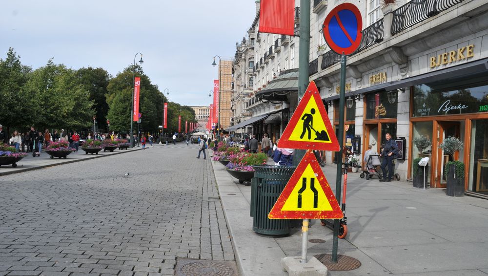 Oslo kommune har ansvar for 1.142 kilometer kommunale veger, som alle skal skiltes. Her fra Karl Johan.