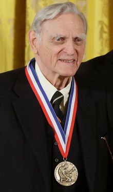 John Goodenough er med sine 97 år den eldste prisvinneren i nobelprisens historie.