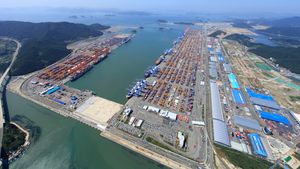 Busan_Port%20wikimedia%20commons.300x169