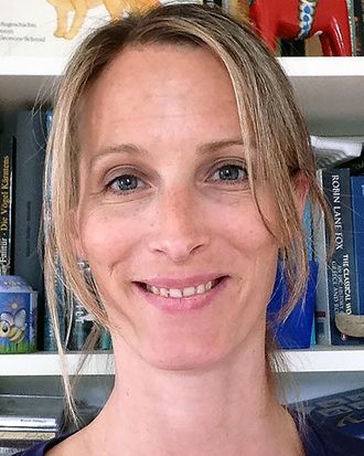 Anne-Line Bjerknes er mor og førsteamanuensis ved Fakultet for humaniora, idretts- og utdanningsvitenskap ved Universitetet i Sørøst-Norge.