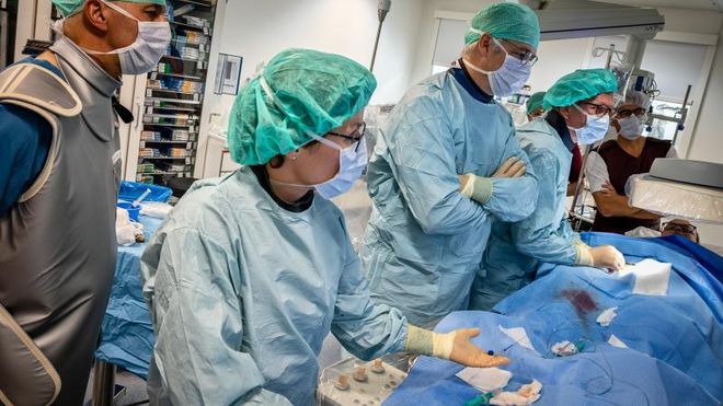 Først i Skandinavia: Her får hjertepasientene operert inn trådløs trykkmåler