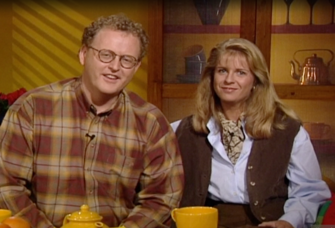 God morgen Norge hadde sitt første program 24. oktober 1994, med Ivar Steen-Johnsen og Kjersti Bache som programledere.