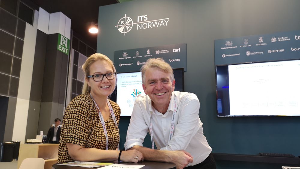 Jenny Simonsen og Trond Hovland i ITS Norge kan se tilbake på travle, men givende dager på verdenskongressen i Singapore som stenger i dag.