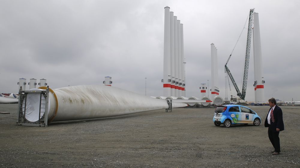 IEA løfter fram Danmark som vindkraftpioner, ikke Norge. Havnesjef Per Julius Danielsen ved Esbjerg havn, som nå sysselsetter 10.000 personer og er 4,5 ganger større i areal enn for få år siden.