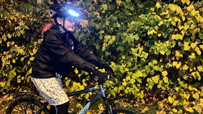 Smarte sykkelhjelmer kan gjøre mørke kvelder tryggere
