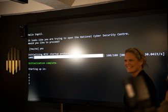 Samfunnsikkerhetsminister Ingvil Smines Tybring-Gjedde fikk æren av å åpne senteret.