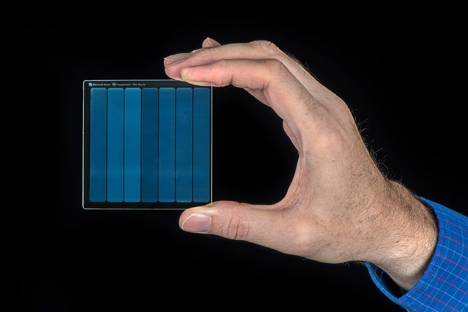 Glassplate som rommer filmen «Superman: The Movie» fra 1978.