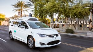 waymo_minivan_7.300x169.jpg