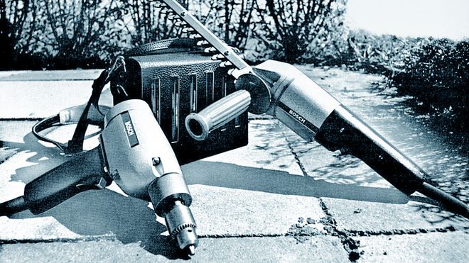 50 år med batteriverktøy: Fra batteripakke på ryggen til lettvektere med Tesla-celler