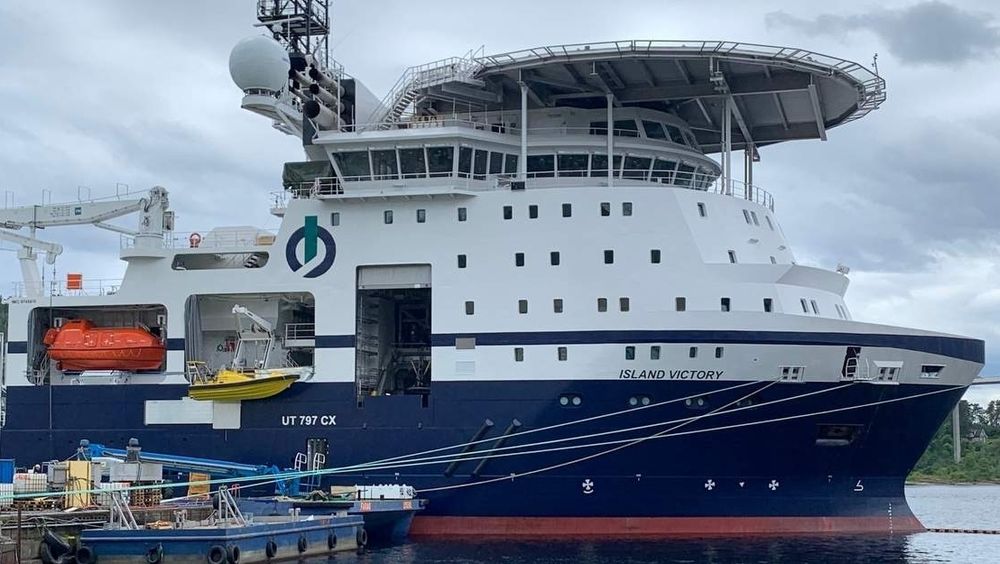 Island Victory ved kai i Brevik i sommer. Vard har besluttet å legge ned verftet i 2020.