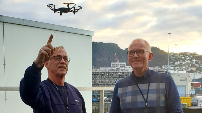 Snart kommer programmering inn på timeplanen: Bergen har kjøpt inn 300 droner