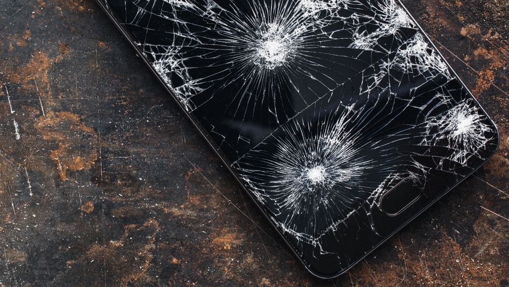 Irriterende, men de fleste har opplevd det. Med Nano-kvarts kan mobilglass bli langt mer motstandsdyktig.