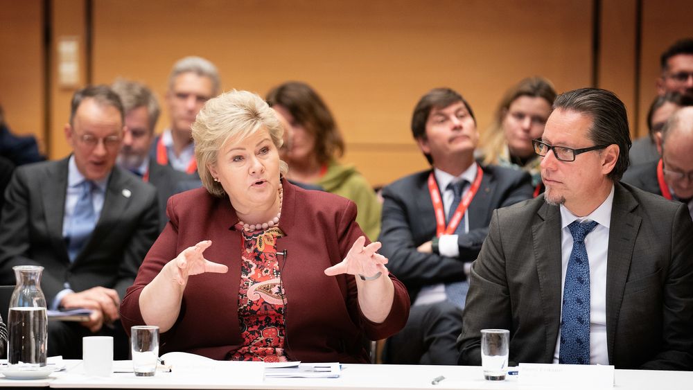 Statsminister Erna Solberg og Konsernsjef Remi Eriksen i DNV GL.