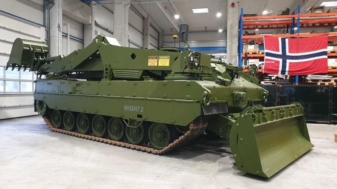 Nye muskelbunter på vei inn i Forsvaret: Diger ingeniørpanservogn og ny Sisu