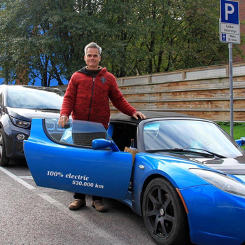 Hansjürgen Gemmingen har kjørt flere ganger til Nordkapp med Teslaene sine. Her er han fotografert i Oslo i 2017.